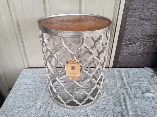 Vintage metal round accent - round, end